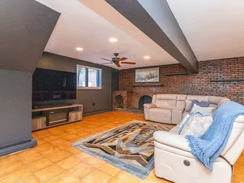 Living - 7 Rivers Ln, Stoneham, MA 02180 photo 3 of 3