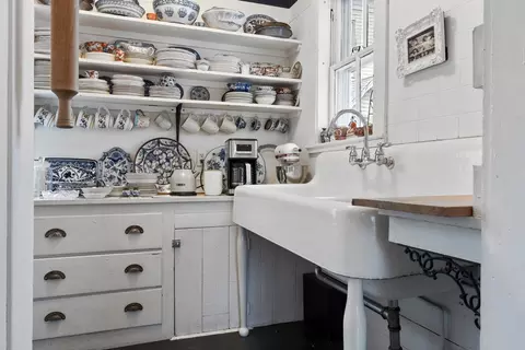 Kitchen - 204 Washington St, Gloucester, MA 01930 photo 6 of 6