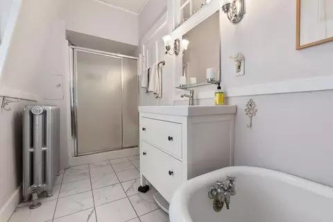 Bath - 204 Washington St, Gloucester, MA 01930 photo 2 of 2