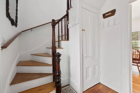 Entry Way - 204 Washington St, Gloucester, MA 01930 photo 1 of 4