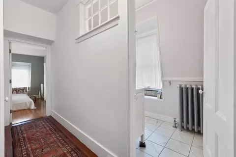 Entry Way - 204 Washington St, Gloucester, MA 01930 photo 4 of 4