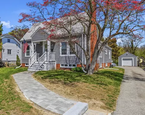 372 Buffinton St, Somerset, MA 02726