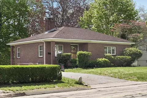 686 Cohannet St, Taunton, MA 02780