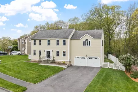 30 Hillando Dr, Shrewsbury, MA 01545