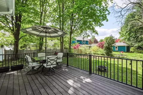 Exterior - 197 Bridge Rd, Northampton, MA 01062 photo 5 of 13