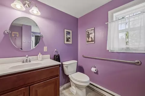 Bath - 197 Bridge Rd, Northampton, MA 01062 photo 1 of 4