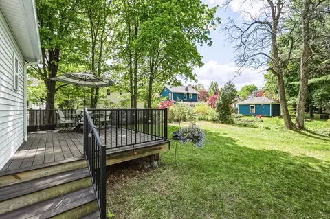 Exterior - 197 Bridge Rd, Northampton, MA 01062 photo 8 of 13
