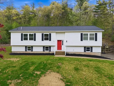 89 Webster St, Douglas, MA 01516 photo 2