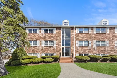 68 Edgelawn Ave #9, North Andover, MA 01845