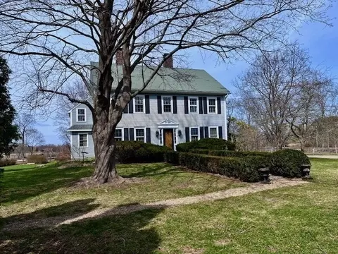 6 Northgate Rd, Ipswich, MA 01938