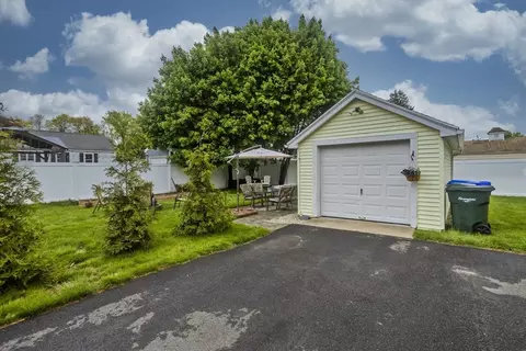 4 Jean Dr, Springfield, MA 01104 photo 4