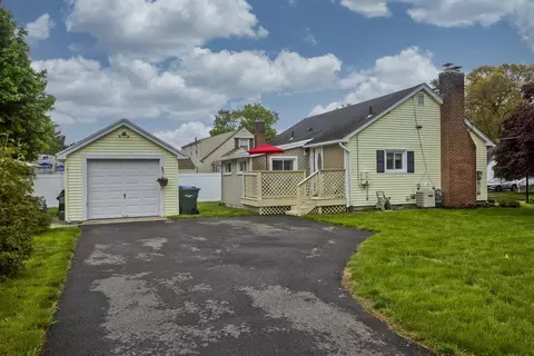 4 Jean Dr, Springfield, MA 01104 photo 6