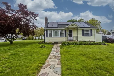 4 Jean Dr, Springfield, MA 01104