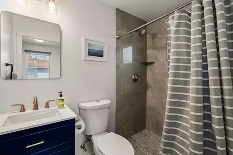 Bath - 11 Sunset Rd, Maynard, MA 01754 photo 3 of 3