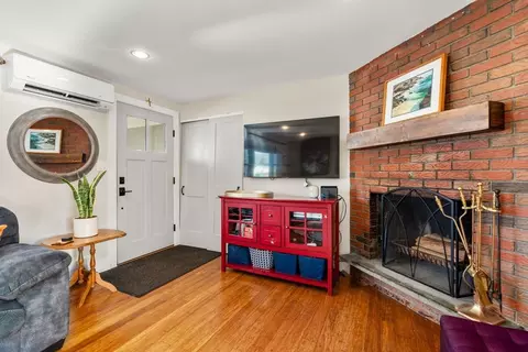 Entry Way - 11 Sunset Rd, Maynard, MA 01754 photo 1 of 1