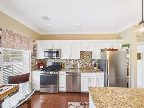 Kitchen - 1429 Main St #5E, Walpole, MA 02081 photo 3 of 4