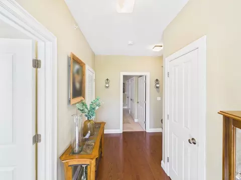 Entry Way - 1429 Main St #5E, Walpole, MA 02081 photo 4 of 7