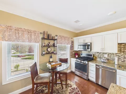 Kitchen - 1429 Main St #5E, Walpole, MA 02081 photo 2 of 4