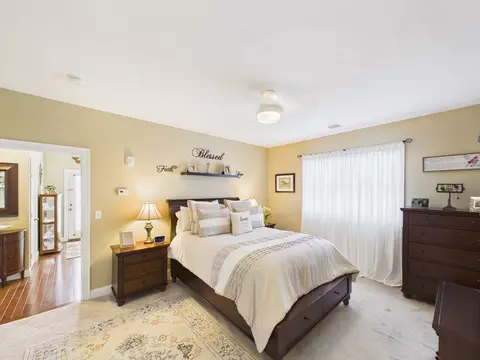 Bedroom - 1429 Main St #5E, Walpole, MA 02081 photo 2 of 5