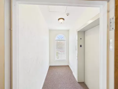Entry Way - 1429 Main St #5E, Walpole, MA 02081 photo 7 of 7