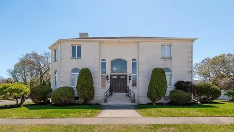 20 Landers Rd, Stoneham, MA 02180