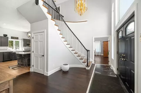 Entry Way - 20 Landers Rd, Stoneham, MA 02180 photo 2 of 4
