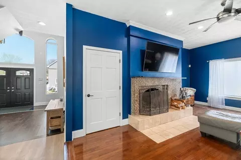 Entry Way - 20 Landers Rd, Stoneham, MA 02180 photo 3 of 4