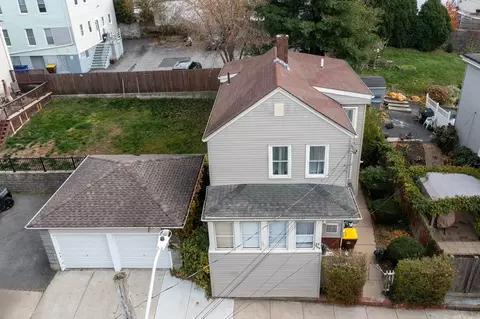 View/Area - 89 Oak St, Fall River, MA 02720 photo 1 of 13
