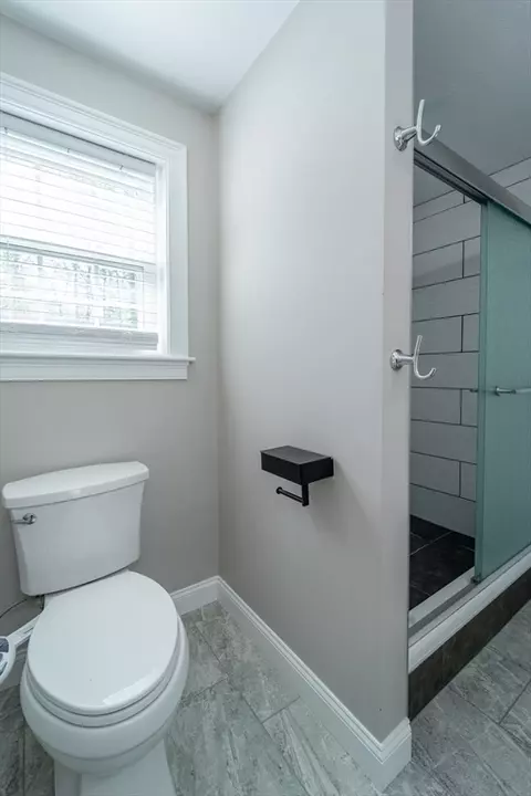 Bath - 31 Scenic Dr, Worcester, MA 01602 photo 2 of 6
