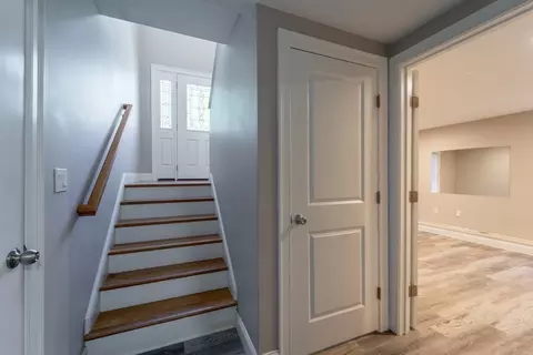 Entry Way - 31 Scenic Dr, Worcester, MA 01602 photo 5 of 5