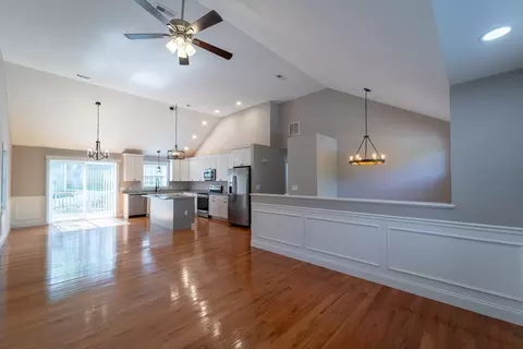 Entry Way - 31 Scenic Dr, Worcester, MA 01602 photo 1 of 5