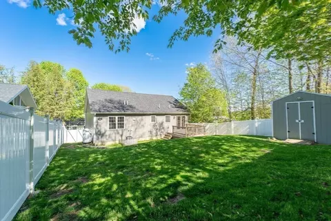 Exterior - 31 Scenic Dr, Worcester, MA 01602 photo 5 of 8