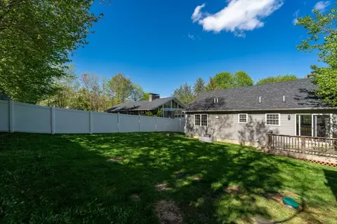 Exterior - 31 Scenic Dr, Worcester, MA 01602 photo 7 of 8