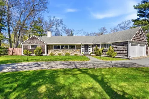 24 Fern Cir, Brockton, MA 02301