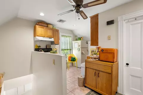 Entry Way - 55 Dean Ave, Franklin, MA 02038 photo 2 of 3