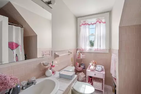 Bath - 55 Dean Ave, Franklin, MA 02038 photo 3 of 3