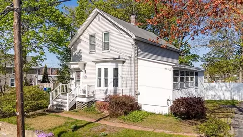 38 James St, Attleboro, MA 02703
