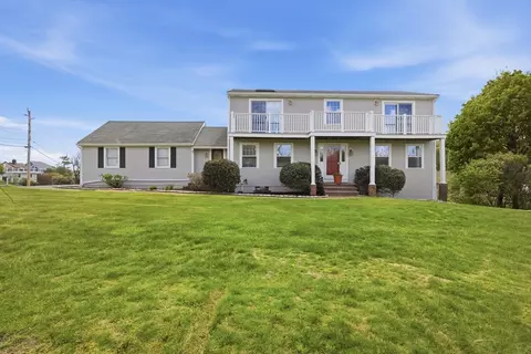 50 Harborview Rd, Hull, MA 02045