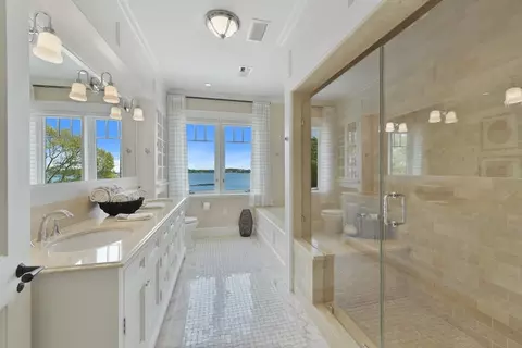 Bath - 5 Bare Cove Ln, Hingham, MA 02043 photo 4 of 4