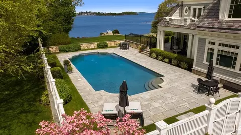 Exterior - 5 Bare Cove Ln, Hingham, MA 02043 photo 6 of 8