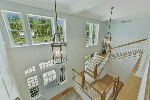 Entry Way - 5 Bare Cove Ln, Hingham, MA 02043 photo 2 of 5