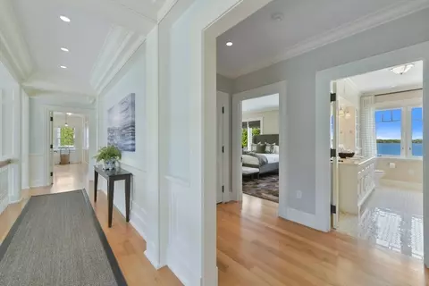 Entry Way - 5 Bare Cove Ln, Hingham, MA 02043 photo 3 of 5