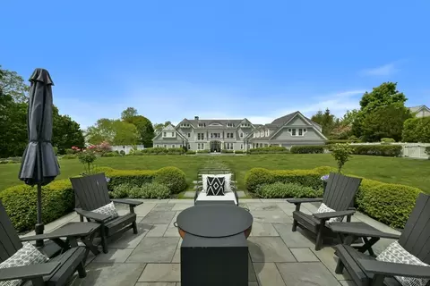 Exterior - 5 Bare Cove Ln, Hingham, MA 02043 photo 7 of 8