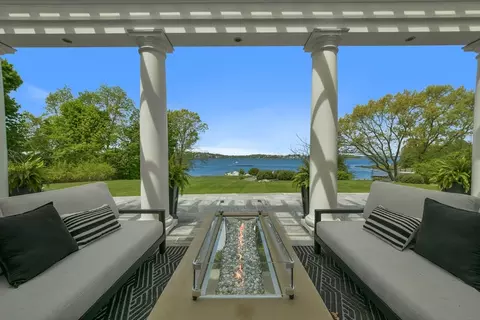 Exterior - 5 Bare Cove Ln, Hingham, MA 02043 photo 4 of 8