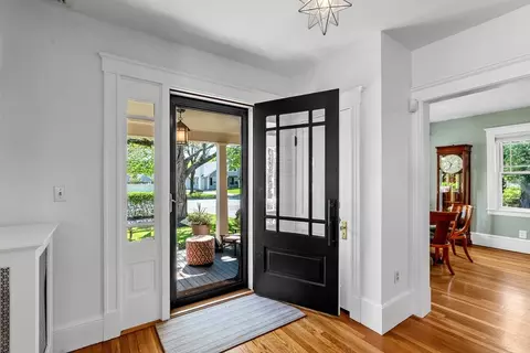 Entry Way - 431 Main St, Hingham, MA 02043 photo 1 of 4