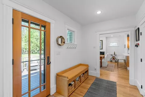 Entry Way - 431 Main St, Hingham, MA 02043 photo 3 of 4