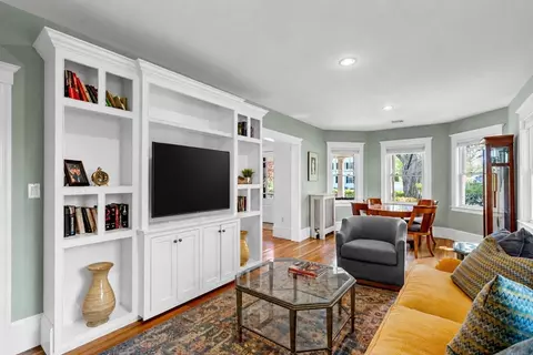 Living - 431 Main St, Hingham, MA 02043 photo 2 of 5