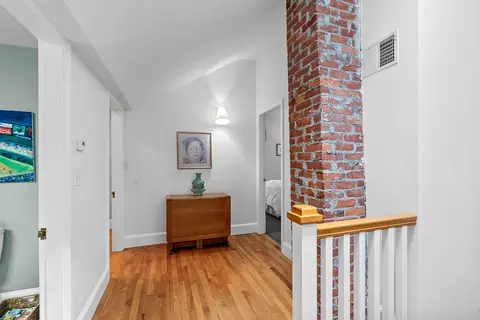 Entry Way - 431 Main St, Hingham, MA 02043 photo 2 of 4