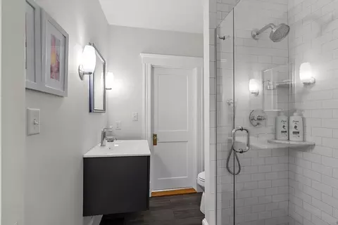 Bath - 431 Main St, Hingham, MA 02043 photo 3 of 3
