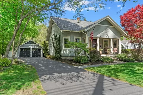 Exterior - 431 Main St, Hingham, MA 02043 photo 4 of 5